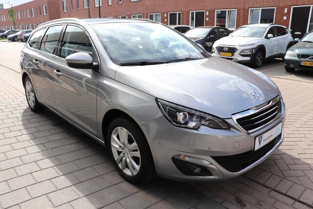 Peugeot 308 SW 1.2 PureTech Allure Automaat. Panoramadak, trekhaak.