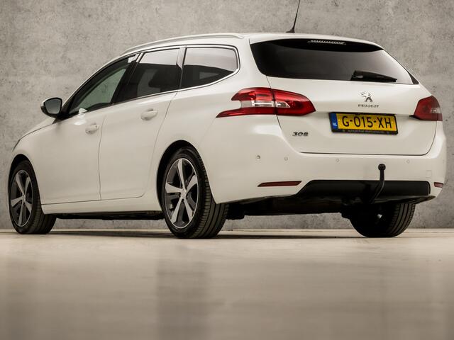 Peugeot 308 SW 1.2 PureTech Sport Automaat (PANORAMADAK, APPLE CARPLAY, STOELVERWARMING, ADAPTIVE CRUISE, SPORTSTOELEN, KEYLESS, GETINT GLAS, TREKHAAK, 360 CAMERA, NIEUWSTAAT)