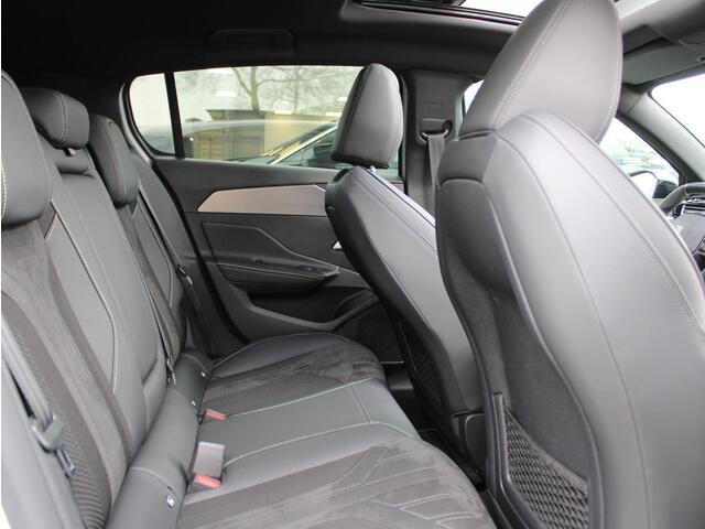 Peugeot 308 1.6 Plug-in Hybrid 180 GT Automaat | Navi / Panoramadak / Camera