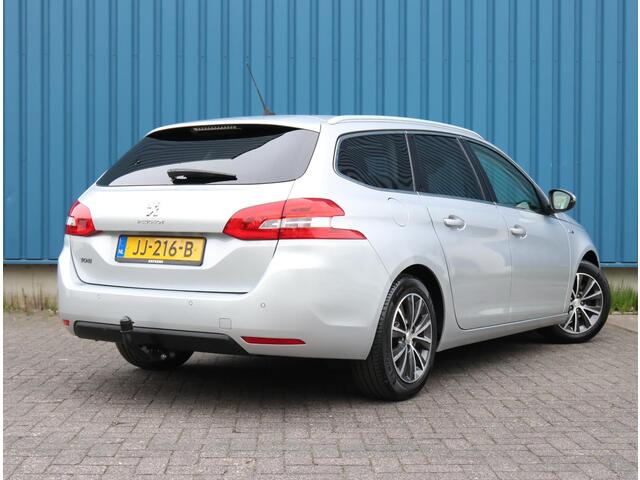 Peugeot 308 SW 1.2 110PK Style | 1ste Eigenaar | Navigatiesysteem | Cruise Control | Parkeersensoren | Panorama Dak | Climate Control | Trekhaak |