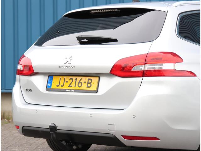 Peugeot 308 SW 1.2 110PK Style | 1ste Eigenaar | Navigatiesysteem | Cruise Control | Parkeersensoren | Panorama Dak | Climate Control | Trekhaak |