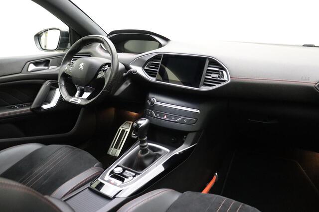 Peugeot 308 SW 1.2 PureTech GT 130 PK | Handgeschakeld | Trekhaak | VOL opties | Glazen dak | Camera | Parkeersensor | Start/stop | Navigatie | 1e eigenaar