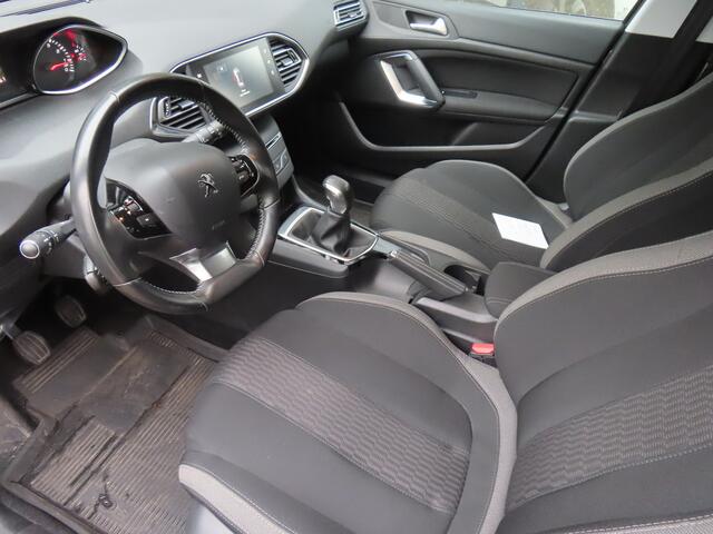 Peugeot 308 1.2 PureTech Style*Navi*ECC*EXPORT*