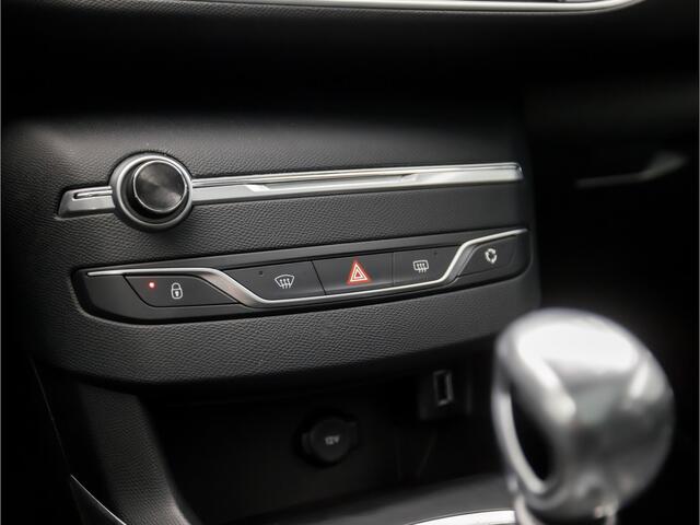 Peugeot 308 SW 1.2 PureTech Sport (PANORAMADAK, APPLE CARPLAY, GROOT NAVI, 360 CAMERA, LEDER/ALCANTARA, SPORTSTOELEN, GETINT GLAS, ADAPTIVE CRUISE, NIEUWE APK, NIEUWSTAAT)