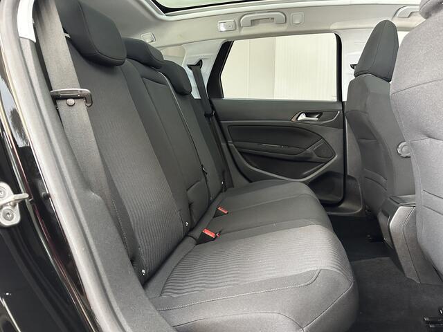 Peugeot 308 SW 1.2 PureTech Blue Lion/ D-Riem verv: 103.000KM!/ Panorama-Dak/ Navi/ DAB+/ Clima/ Cruise/ Bluetooth/ Armsteun/ Multi. LEDER. Stuur/ 16'' LMV/ Mistl./ PDC V+A/ Extra getint glas/ Dakrails.