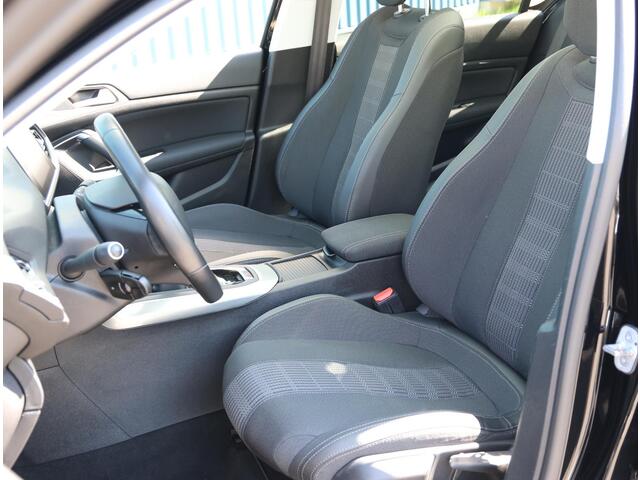 Peugeot 308 1.2 110PK Blue Lease Premium | Camera | Cruise Control | LED | AppleCarPlay/AndroidAuto | Navigatie | Panoramadak | Parkeersensoren | Trekhaak |