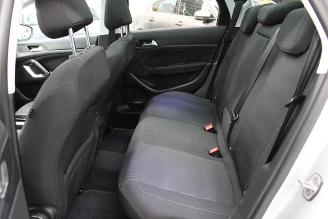 Peugeot 308 SW 1.2 PureTech Blue Lion NAP, Panoramadak, Airco, Navi