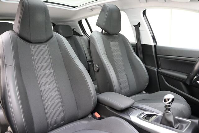 Peugeot 308 1.2 PureTech Allure | 130PK | Panoramadak | Navigatie | Climate Control | Camera | Lichtmetalen Velgen | Cruise Control |