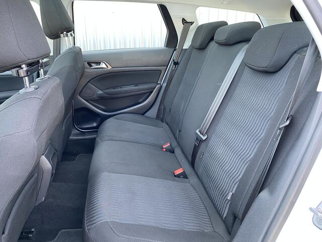 Peugeot 308 SW 1.2 PureTech Active 163Dkm. Clima, Navi, Stoelvw, Pano, CC, PDC v/a, LM, Trekh, nw. APK - Inruil Mogelijk -