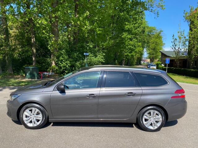 Peugeot 308 1.2 - Panoramadak - Navi - D riem is vervangen !!!