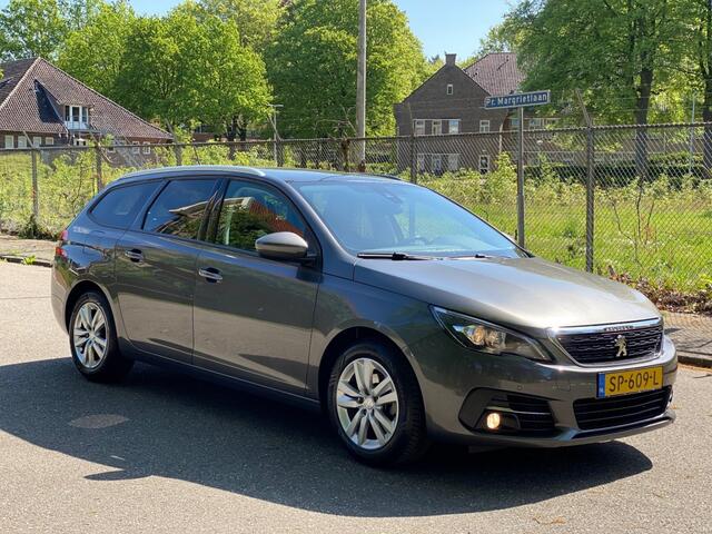 Peugeot 308 1.2 - Panoramadak - Navi - D riem is vervangen !!!