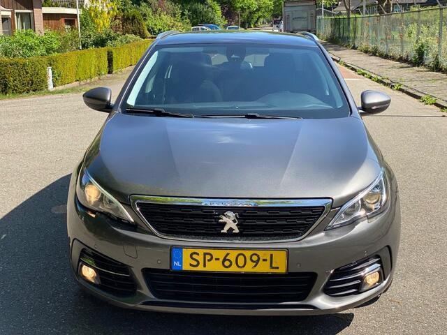 Peugeot 308 1.2 - Panoramadak - Navi - D riem is vervangen !!!