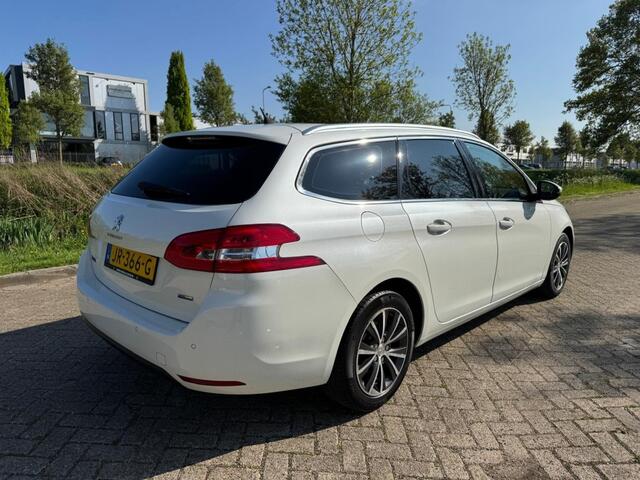 Peugeot 308 1.2 Turbo ALLURE -Climate-Cruise Control