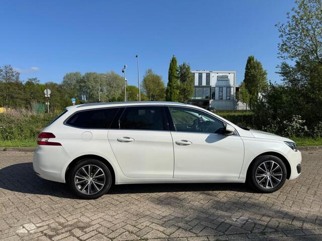 Peugeot 308 1.2 Turbo ALLURE -Climate-Cruise Control