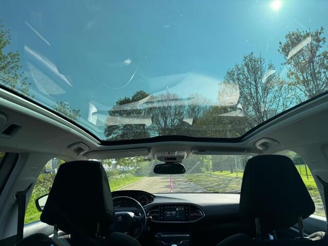 Peugeot 308 1.2 Turbo ALLURE -Climate-Cruise Control