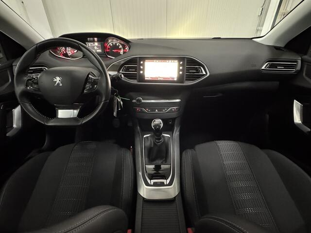 Peugeot 308 SW 1.2i 131 PK PureTech Blue Lease Premium 1/2-LEER PANO CAMERA PDC CHROOM LMV