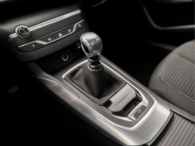 Peugeot 308 SW 1.2 PureTech Sport (PANORAMADAK, APPLE CARPLAY, GROOT NAVI, ADAPTIVE CRUISE, PARKEERSENSOREN, SPORTSTOELEN, GETINT GLAS, CRUISE, DAB+, NIEUWSTAAT)