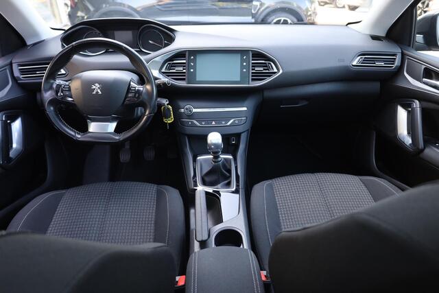 Peugeot 308 SW 1.2 PureTech Blue Lease Executive TREKHAAK PANO CARPLAY DAB NAVI CRUISE CLIMA 2xPDC LMV NAP ALL-SEASONS!