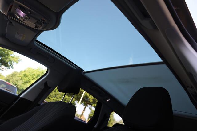 Peugeot 308 SW 1.2 PureTech Blue Lease Executive TREKHAAK PANO CARPLAY DAB NAVI CRUISE CLIMA 2xPDC LMV NAP ALL-SEASONS!