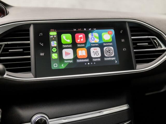 Peugeot 308 SW 1.2 PureTech Sport (PANORAMADAK, APPLE CARPLAY, GROOT NAVI, PARKEERSENSOREN, SPORTSTOELEN, GETINT GLAS, CRUISE, LANE ASSIST, NIEUWE APK, NIEUWSTAAT)