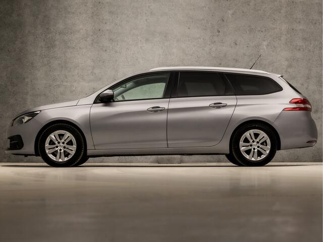 Peugeot 308 SW 1.2 PureTech Sport (PANORAMADAK, APPLE CARPLAY, GROOT NAVI, PARKEERSENSOREN, SPORTSTOELEN, GETINT GLAS, CRUISE, LANE ASSIST, NIEUWE APK, NIEUWSTAAT)