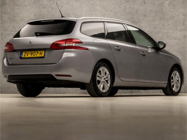 Peugeot 308 SW 1.2 PureTech Sport (PANORAMADAK, APPLE CARPLAY, GROOT NAVI, PARKEERSENSOREN, SPORTSTOELEN, GETINT GLAS, CRUISE, LANE ASSIST, NIEUWE APK, NIEUWSTAAT)