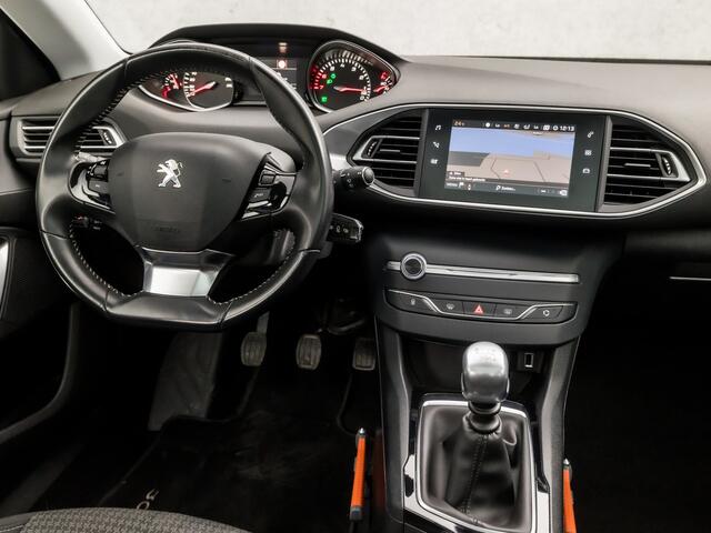 Peugeot 308 SW 1.2 PureTech Sport (PANORAMADAK, APPLE CARPLAY, GROOT NAVI, PARKEERSENSOREN, SPORTSTOELEN, GETINT GLAS, CRUISE, LANE ASSIST, NIEUWE APK, NIEUWSTAAT)