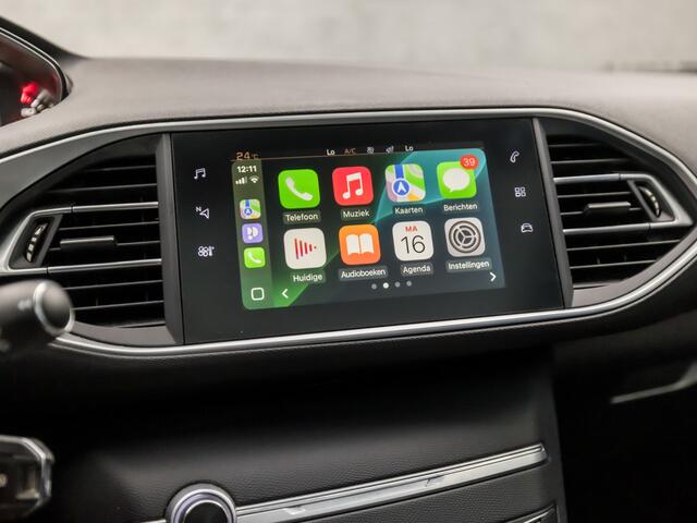 Peugeot 308 SW 1.2 PureTech Sport (PANORAMADAK, APPLE CARPLAY, GROOT NAVI, PARKEERSENSOREN, SPORTSTOELEN, GETINT GLAS, CRUISE, LANE ASSIST, NIEUWE APK, NIEUWSTAAT)