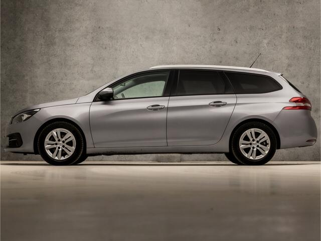 Peugeot 308 SW 1.2 PureTech Sport (PANORAMADAK, APPLE CARPLAY, GROOT NAVI, PARKEERSENSOREN, GETINT GLAS, SPORTSTOELEN, LANE ASSIST, CRUISE, NIEUWE APK, NIEUWSTAAT)