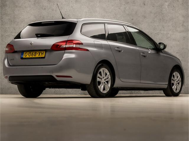 Peugeot 308 SW 1.2 PureTech Sport (PANORAMADAK, APPLE CARPLAY, GROOT NAVI, PARKEERSENSOREN, GETINT GLAS, SPORTSTOELEN, LANE ASSIST, CRUISE, NIEUWE APK, NIEUWSTAAT)