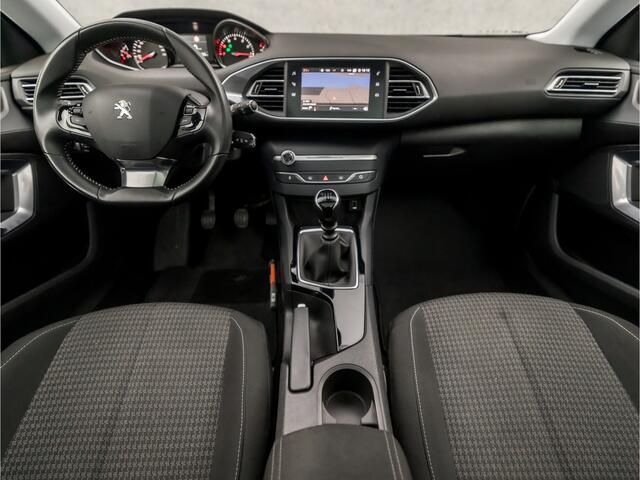 Peugeot 308 SW 1.2 PureTech Sport (PANORAMADAK, APPLE CARPLAY, GROOT NAVI, PARKEERSENSOREN, GETINT GLAS, SPORTSTOELEN, LANE ASSIST, CRUISE, NIEUWE APK, NIEUWSTAAT)