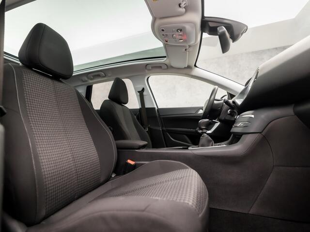 Peugeot 308 SW 1.2 PureTech Sport (PANORAMADAK, APPLE CARPLAY, GROOT NAVI, PARKEERSENSOREN, GETINT GLAS, SPORTSTOELEN, LANE ASSIST, CRUISE, NIEUWE APK, NIEUWSTAAT)