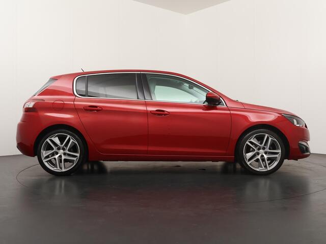 Peugeot 308 1.2 PureTech Allure Automaat - Lederen bekleding - Stoelverwarming - Navigatie - Trekhaak