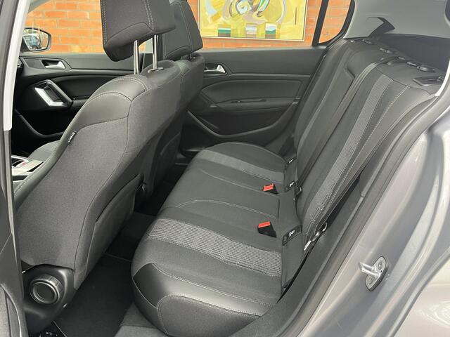 Peugeot 308 PureTech 130 EAT6 Allure | Panoramadak | Camera achter | Carplay/Android Auto |