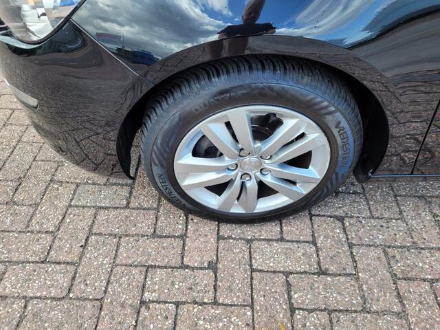 Peugeot 308 SW 1.2 PureTech Blue Lion