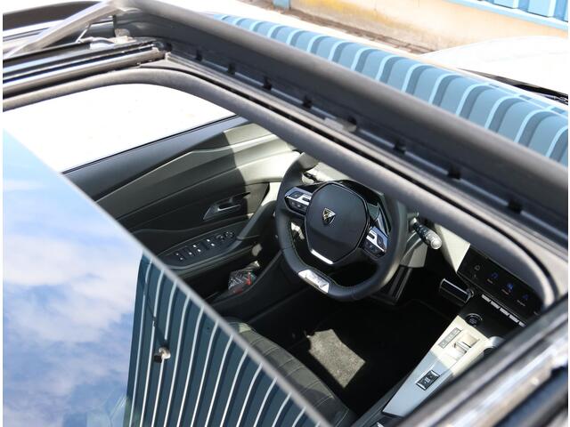 Peugeot 308 SW 1.6 Plug-in Hybrid 180PK GT | Schuif/Kanteldak | AppleCarPlay/AndroidAuto | 18"LMV | Navigatie | Adaptive Cruise Control | Climate Control | 360'Camera | Keyless entry | Alcantara/Leer | Privacy Glass |