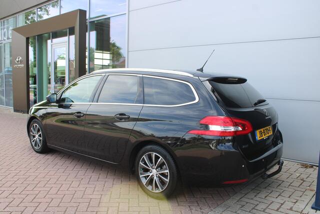 Peugeot 308 SW 1.2 PureTech Style TREKHAAK - PANORAMADAK - NAVIGATIE
