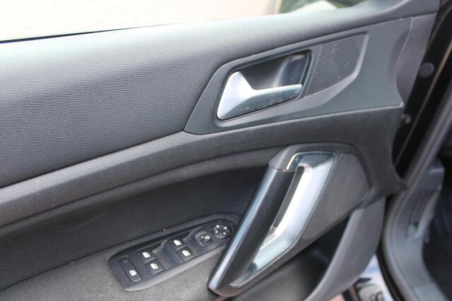 Peugeot 308 SW 1.2 PureTech Style TREKHAAK - PANORAMADAK - NAVIGATIE