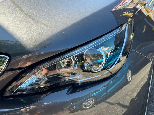 Peugeot 308 SW 1.2 PureTech Blue Lease Executive