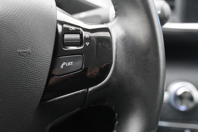 Peugeot 308 BWJ 2021 / 1.2 PT 111 PK Active Pack | VIRT COCKPIT | TREKHAAK | CLIMA | CARPLAY | NAVI | CRISE | DAB | LICHTMETAAL |