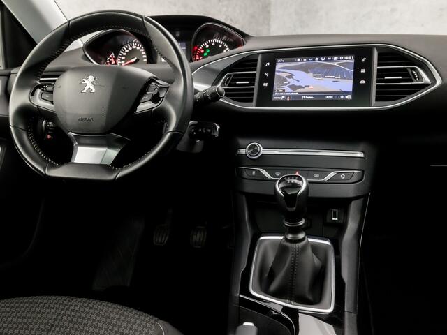 Peugeot 308 SW 1.2 PureTech Sport (PANORAMADAK, APPLE CARPLAY, GROOT NAVI, GETINT GLAS, SPORTSTOELEN, PARKEERSENSOREN, CRUISE, LANE ASSIST, NIEUWE APK, NIEUWSTAAT)