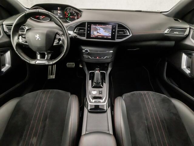 Peugeot 308 1.2 PureTech GT-Line Automaat (PANORAMADAK, APPLE CARPLAY, 360 CAMERA, LEDER/ALCANTARA, KEYLESS, SPORTSTOELEN, ADAPTIVE CRUISE, TREKHAAK, ZWART HEMEL, LED KOPLAMPEN, NIEUWSTAAT)