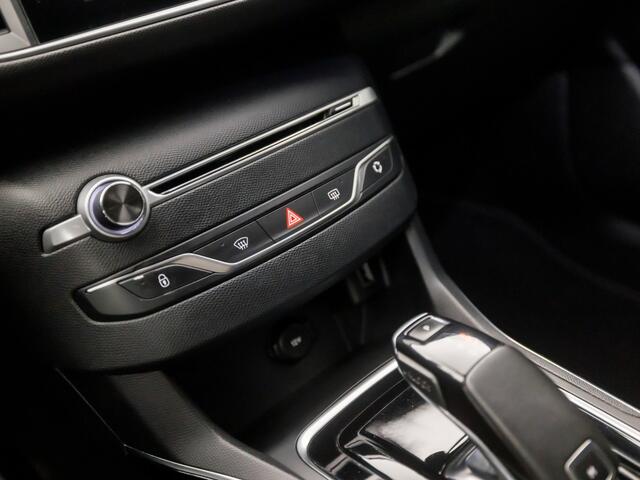 Peugeot 308 1.2 PureTech GT-Line Automaat (PANORAMADAK, APPLE CARPLAY, 360 CAMERA, LEDER/ALCANTARA, KEYLESS, SPORTSTOELEN, ADAPTIVE CRUISE, TREKHAAK, ZWART HEMEL, LED KOPLAMPEN, NIEUWSTAAT)