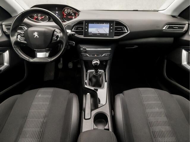 Peugeot 308 SW 1.2 PureTech Sport (PANORAMADAK, APPLE CARPLAY, GROOT NAVI, 360 CAMERA, TREKHAAK, LEDER, SPORTSTOELEN, PARKEERSENSOREN, GETINT GLAS, CRUISE, NIEUWE APK, NIEUWSTAAT)