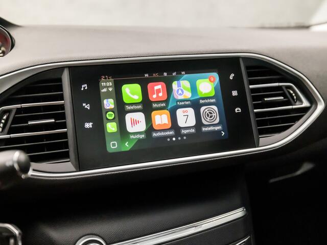 Peugeot 308 SW 1.2 PureTech Sport (PANORAMADAK, APPLE CARPLAY, GROOT NAVI, 360 CAMERA, TREKHAAK, LEDER, SPORTSTOELEN, PARKEERSENSOREN, GETINT GLAS, CRUISE, NIEUWE APK, NIEUWSTAAT)