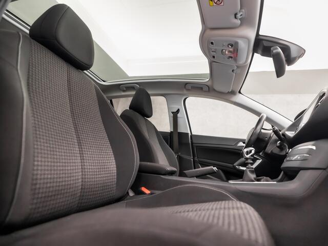 Peugeot 308 1.2 PureTech Sport (PANORAMADAK, APPLE CARPLAY, GROOT NAVI, GETINT GLAS, SPORTSTOELEN, LANE ASSIST, LM VELGEN, PARKEERSENSOREN, NIEUWE APK, NIEUWSTAAT)