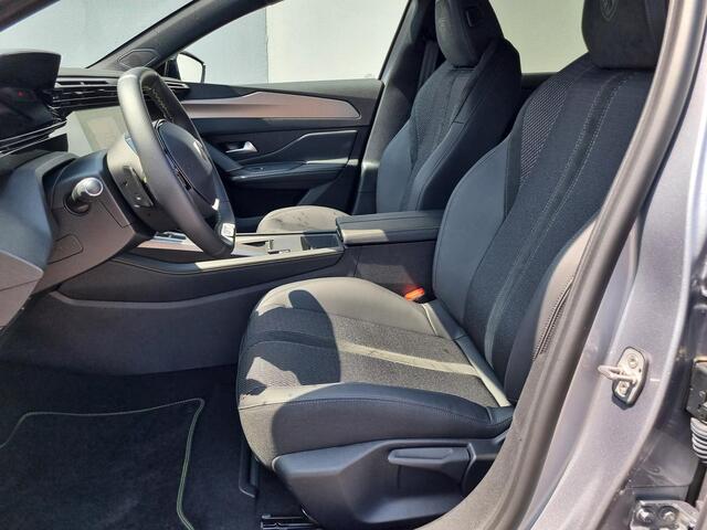 Peugeot 308 Hybrid 136 e-DCS6 GT Automaat / Schuif-/Kanteldak / Navigatie / Rondomzicht Camera / Cruise Control Adaptief / Android Auto/Apple Carplay