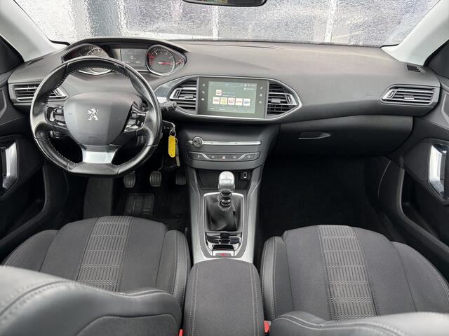 Peugeot 308 SW 1.2 PureTech Blue Lease Premium 131pk | Apple Carplay/Android Auto | Cruise control | Dab | Navigatiesysteem full map | Panoramadak | Trekhaak | Rijdt fantastisch!