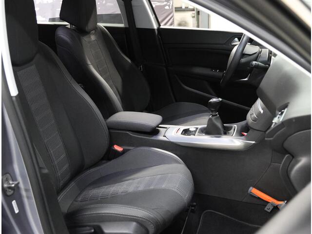 Peugeot 308 SW 1.2 130PK Blue Lease Allure | AppleCarPlay/AndroidAuto | 16"LMV | Navigatie | Cruise Control | Climate Control | Camera | Armsteun | Keyless | Privacy Glass | Isofix |