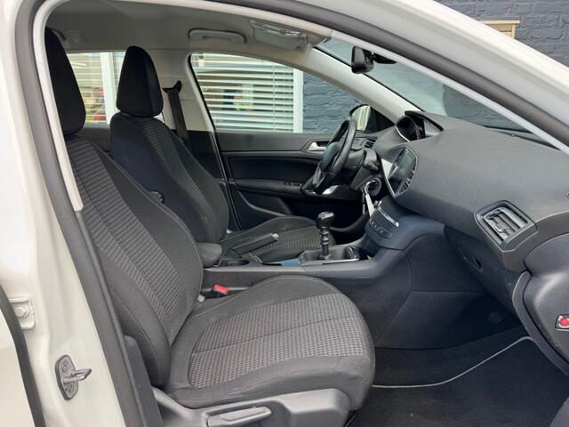 Peugeot 308 SW 1.2 Active Pack 110pk + Lmv + Navi + Pdc - 09/ 2020